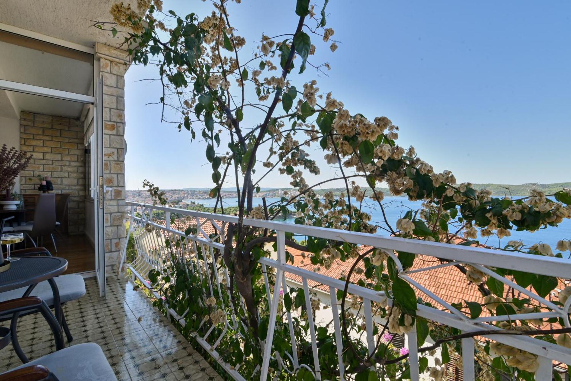 Apartment Spira Puovica Trogir Exteriör bild