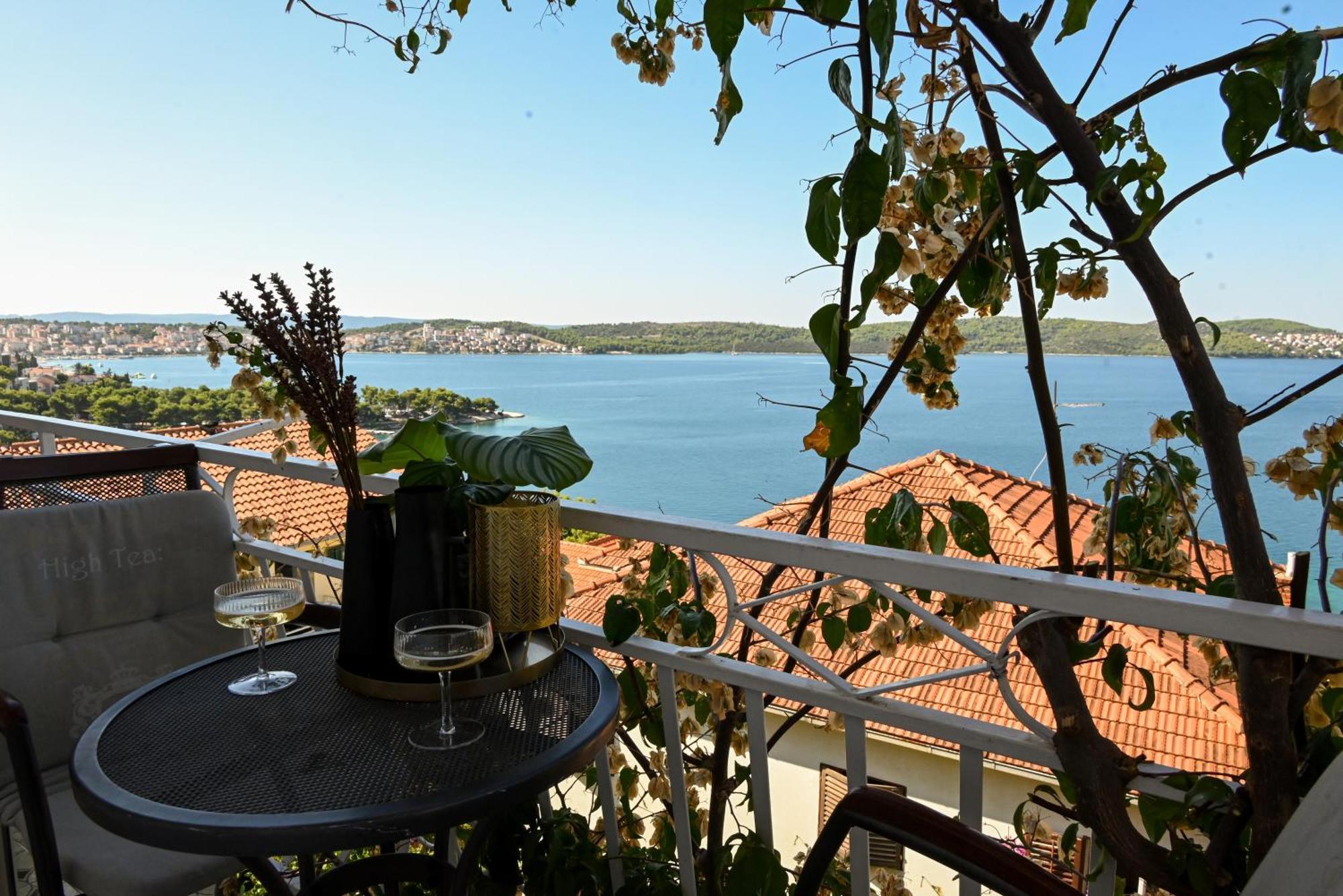 Apartment Spira Puovica Trogir Exteriör bild