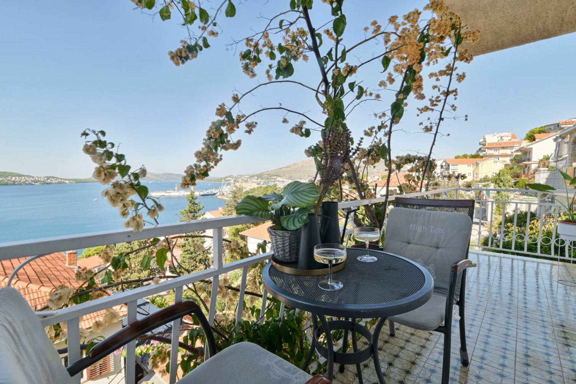 Apartment Spira Puovica Trogir Exteriör bild