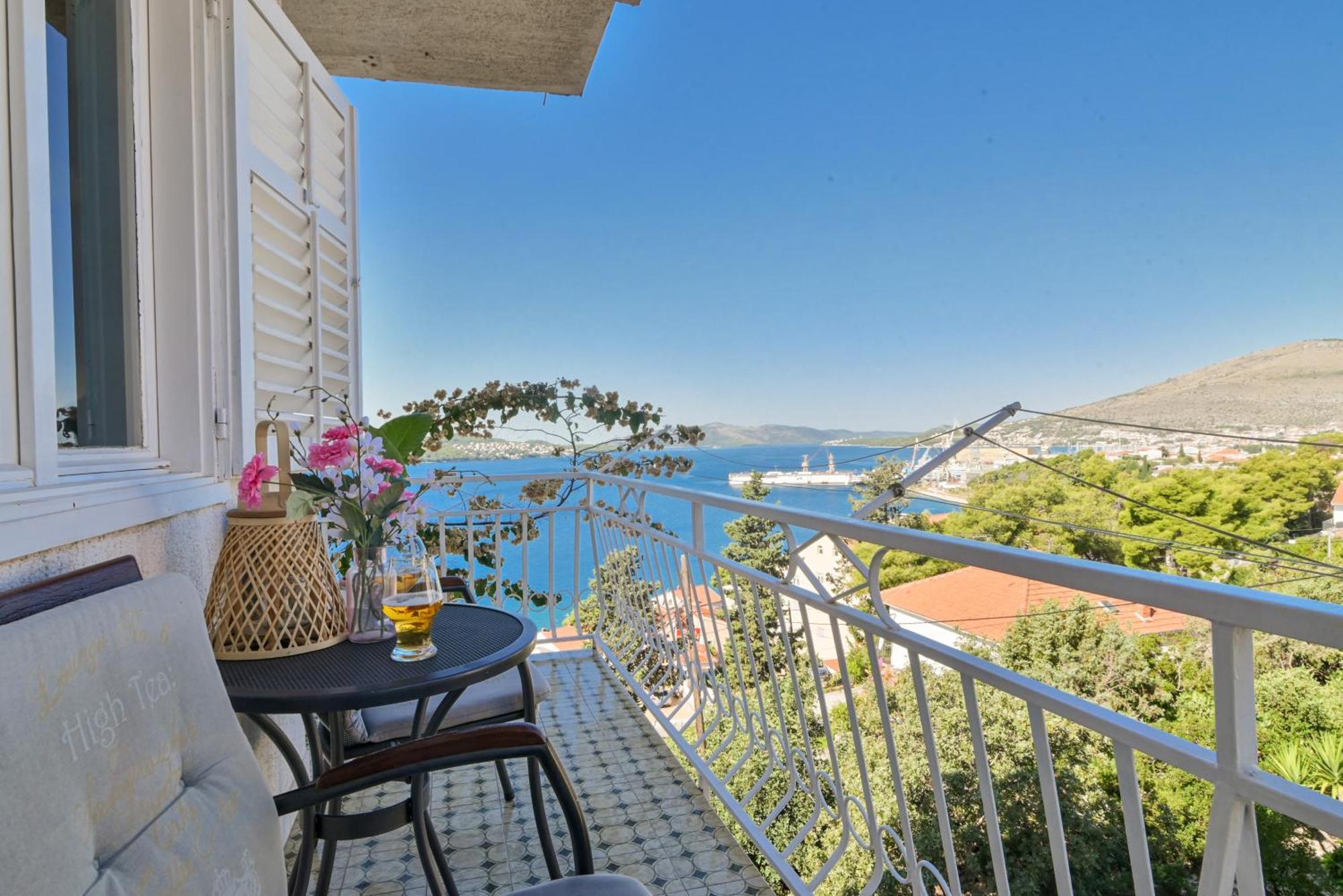 Apartment Spira Puovica Trogir Exteriör bild