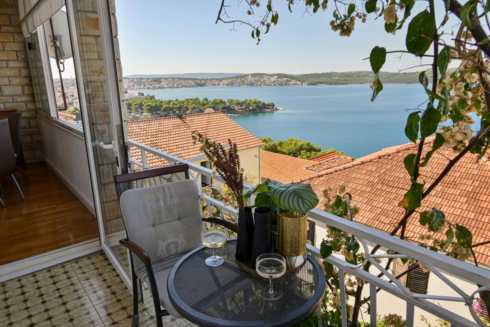 Apartment Spira Puovica Trogir Exteriör bild