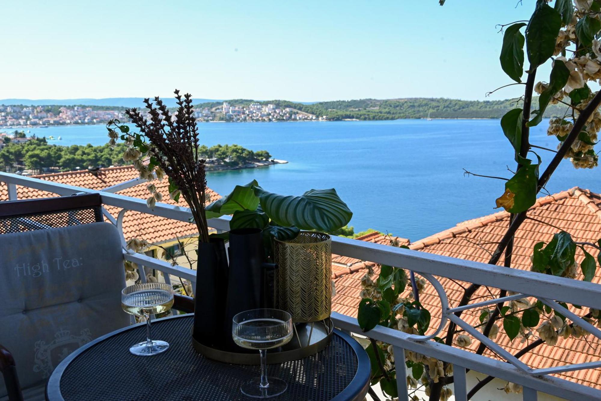 Apartment Spira Puovica Trogir Exteriör bild