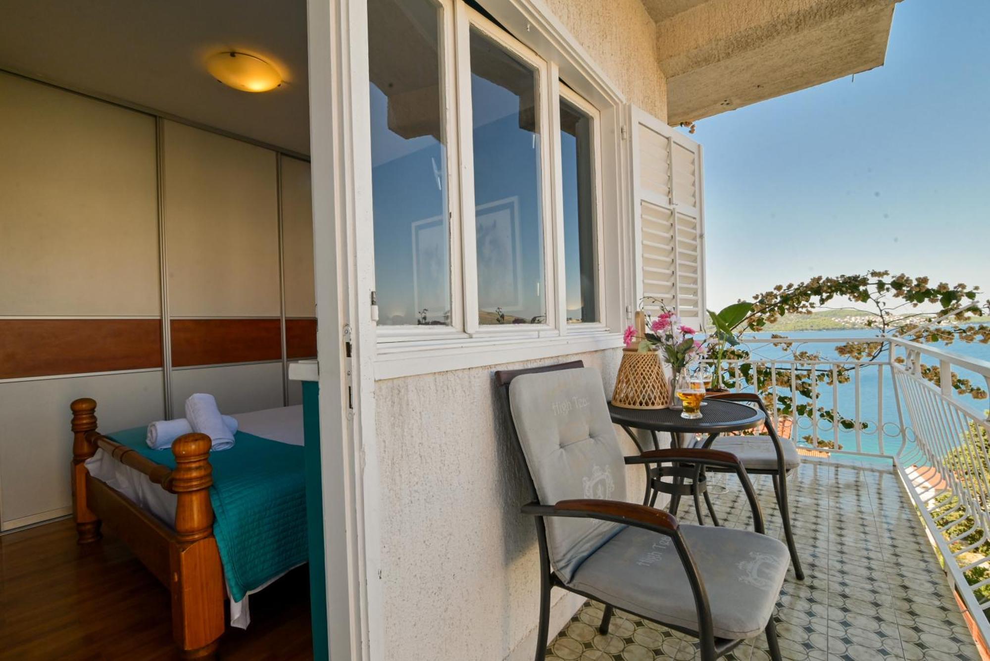 Apartment Spira Puovica Trogir Exteriör bild